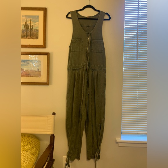 Free People zip up jumpsuit - Picture 1 of 7